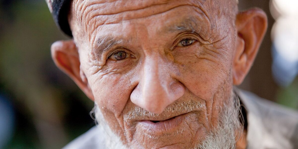 مېھىر-شەپقەتلىك ئاتا