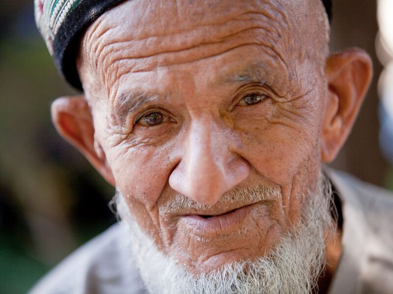 مېھىر-شەپقەتلىك ئاتا